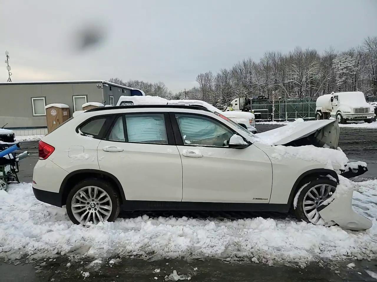 Фото: WBAVL1C50EVY18605