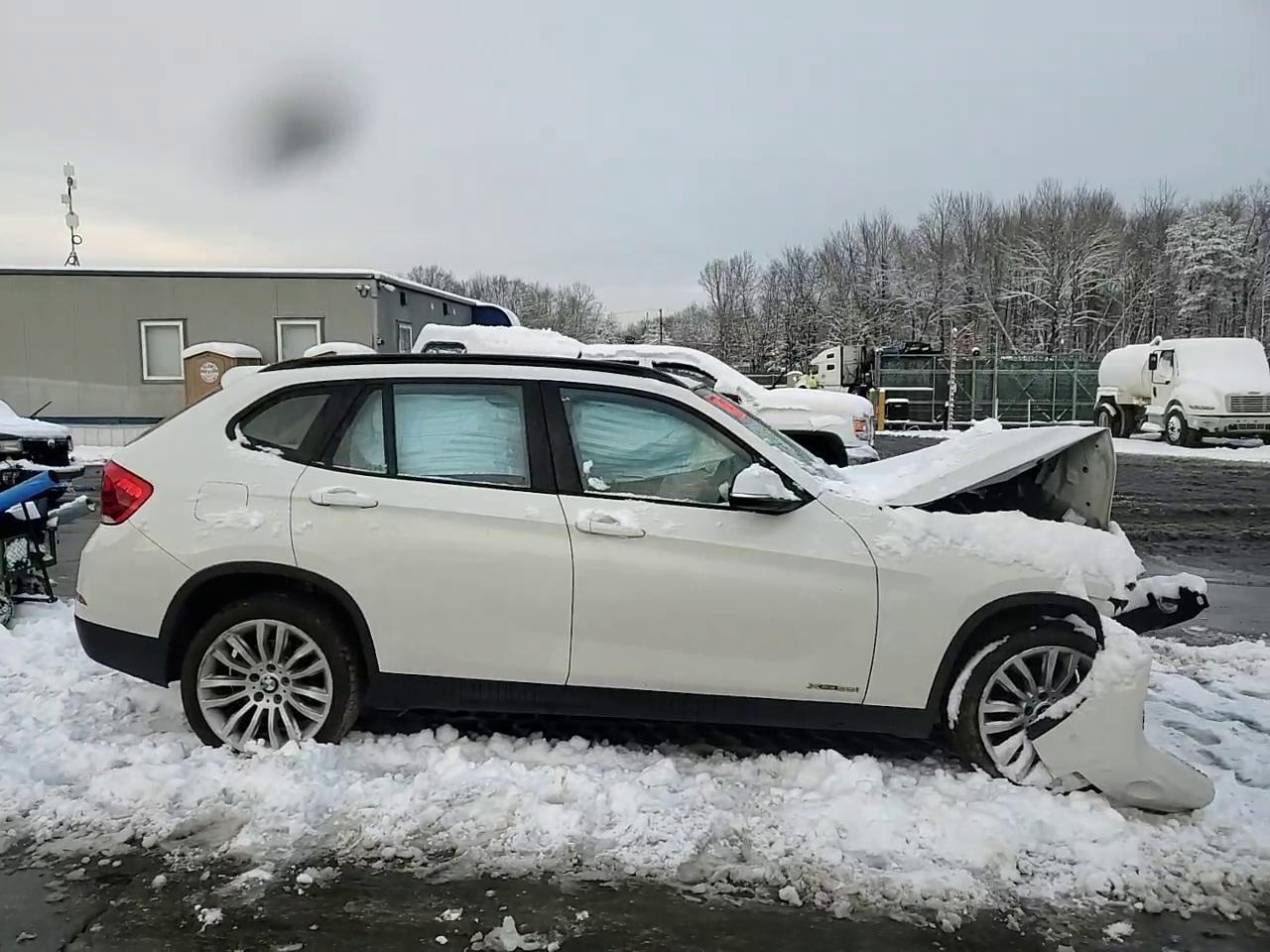 Фото: WBAVL1C50EVY18605