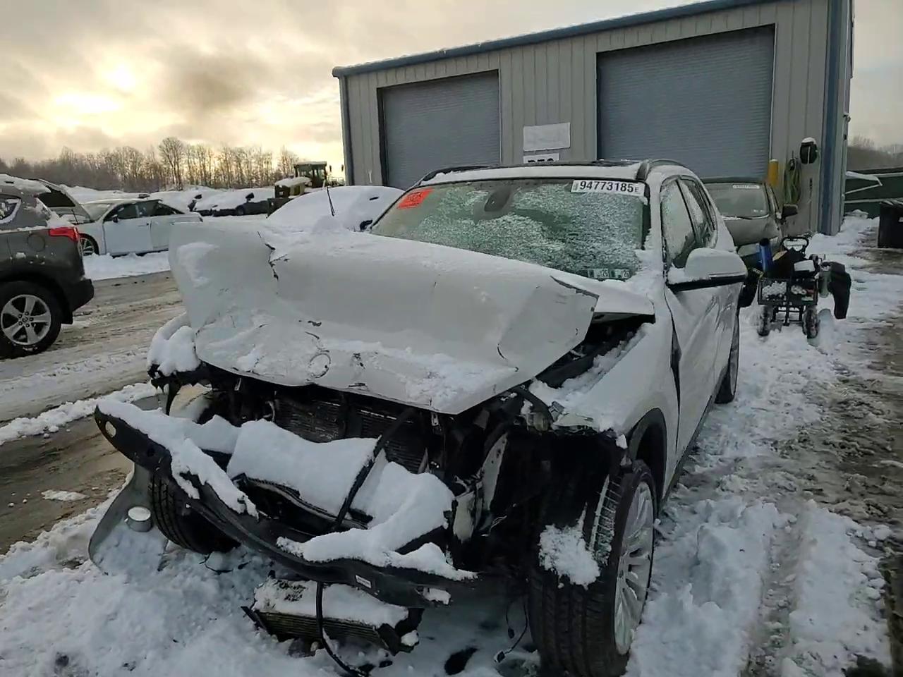 Фото: WBAVL1C50EVY18605