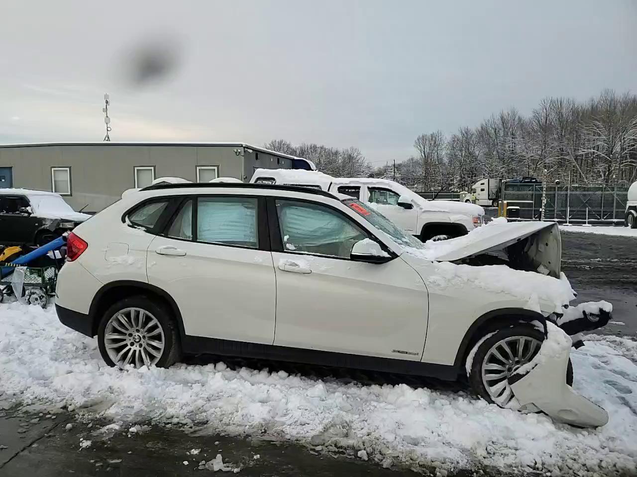 Фото: WBAVL1C50EVY18605