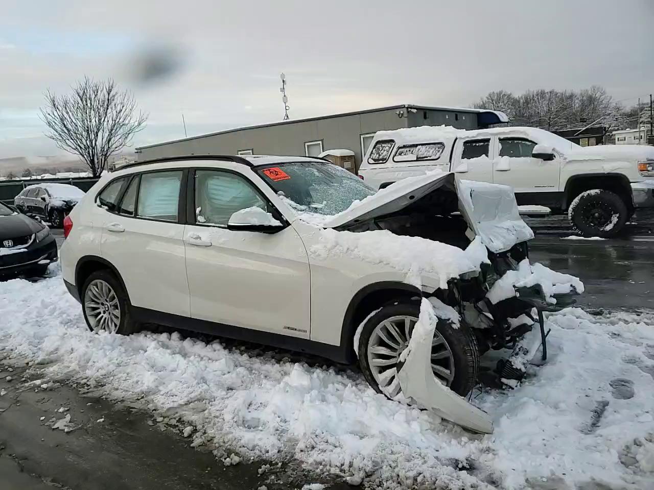 Фото: WBAVL1C50EVY18605