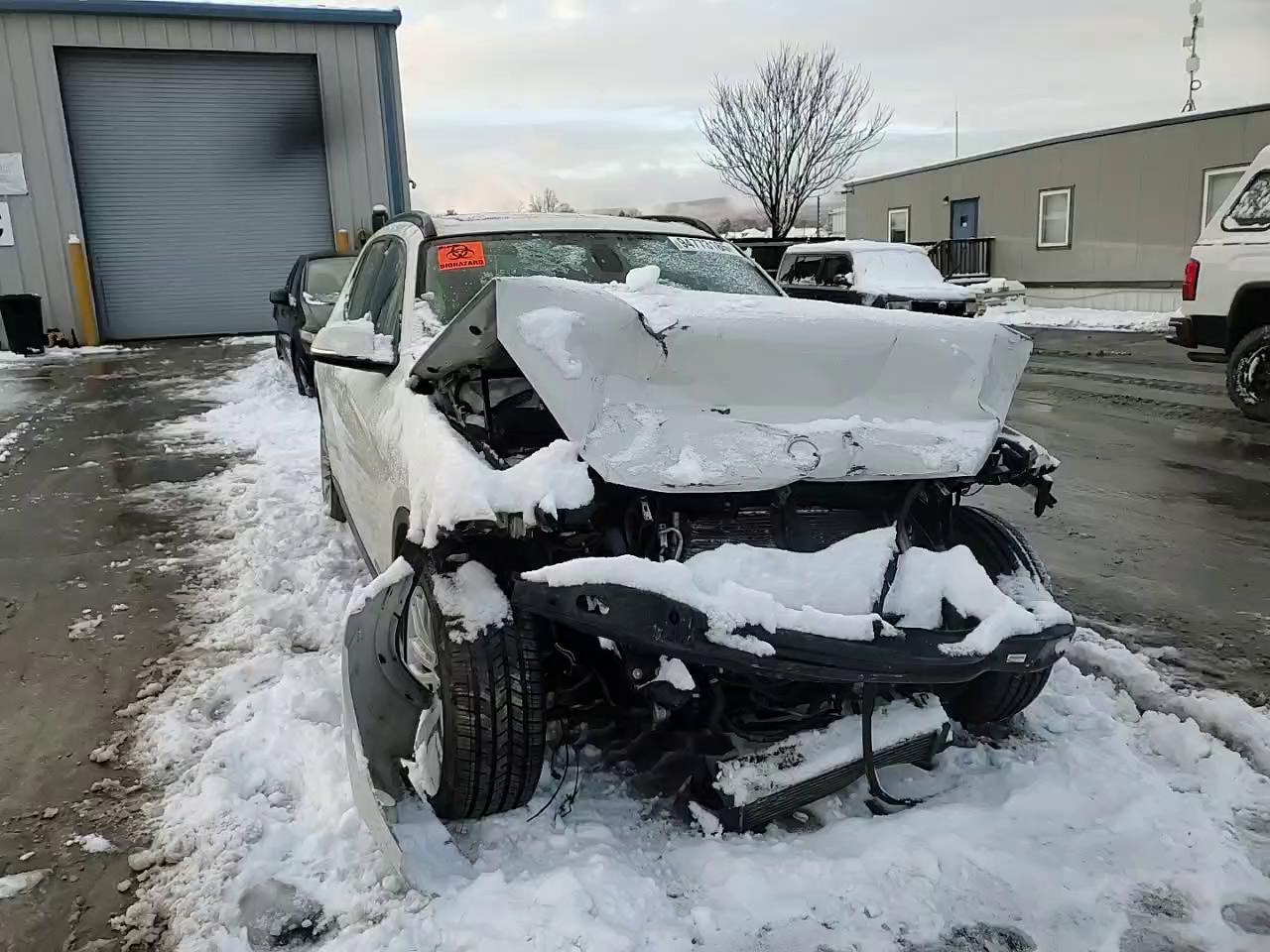 Фото: WBAVL1C50EVY18605