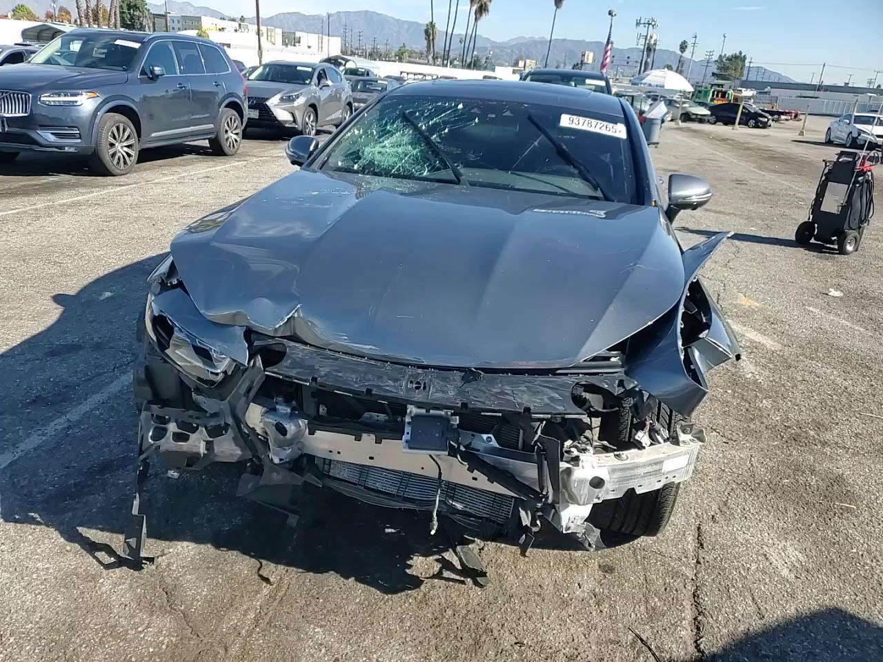 Фото: W1K2J5JB7MA094564