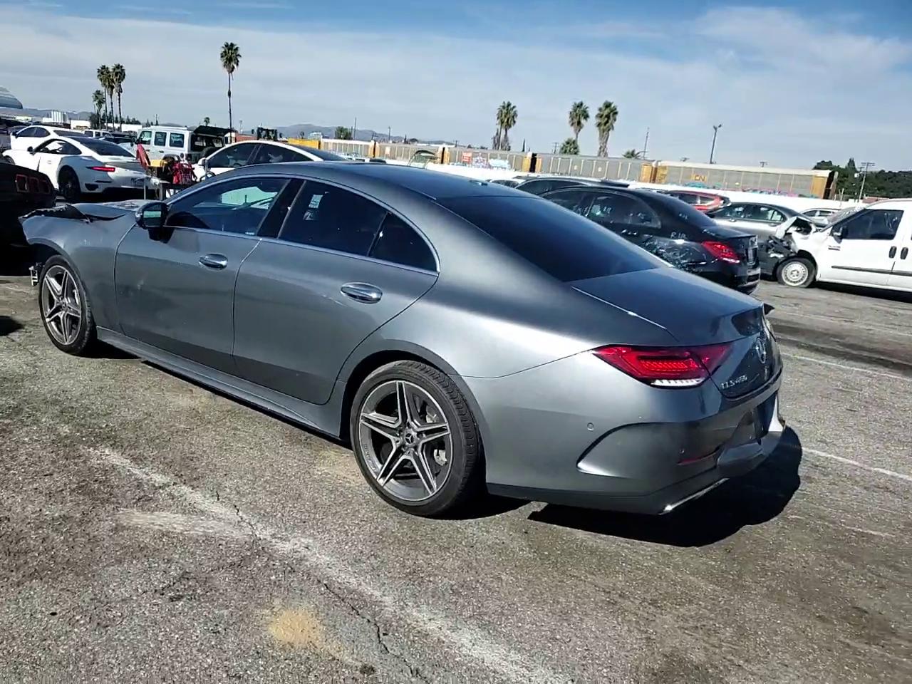 Фото: W1K2J5JB7MA094564