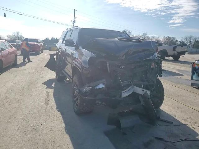 2018 Toyota 4Runner Sr5/Sr5 Premium VIN: JTEBU5JRXJ5532850 Lot: 96354925