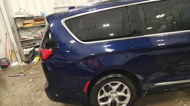 2017 Chrysler Pacifica Limited VIN: 2C4RC1GG4HR748128 Lot: 95499775