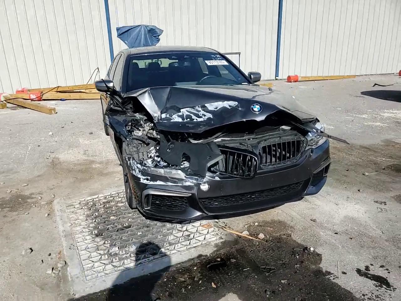 Фото: WBAJS7C03LCE13617