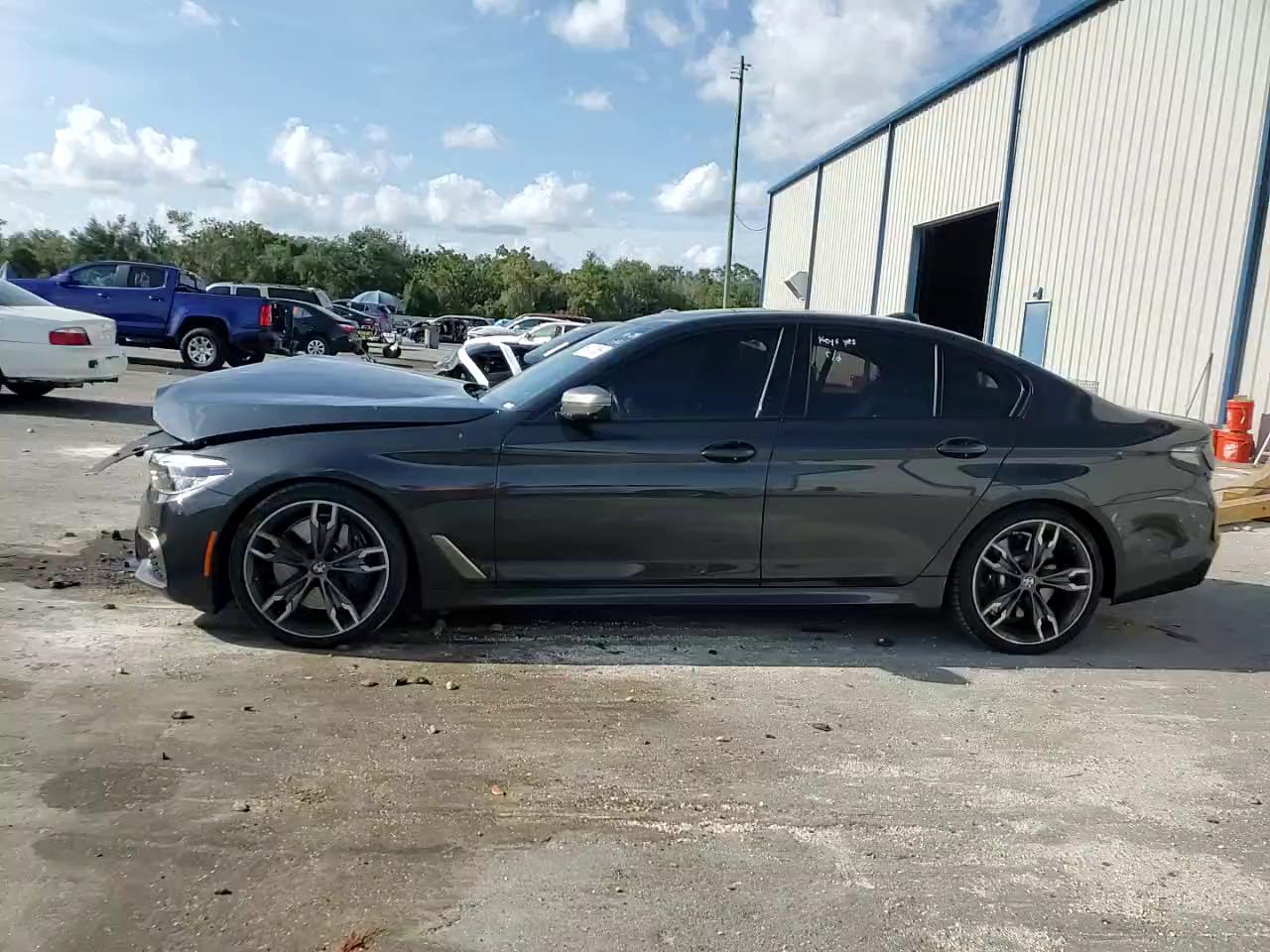 Фото: WBAJS7C03LCE13617