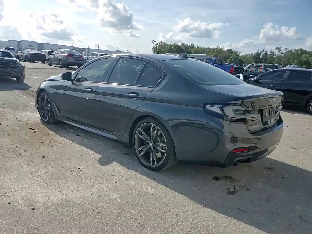 Фото: WBAJS7C03LCE13617