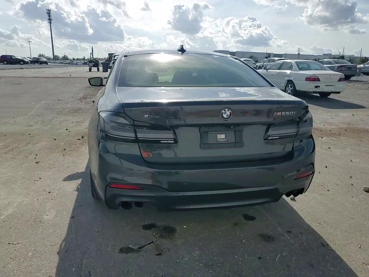 Фото: WBAJS7C03LCE13617