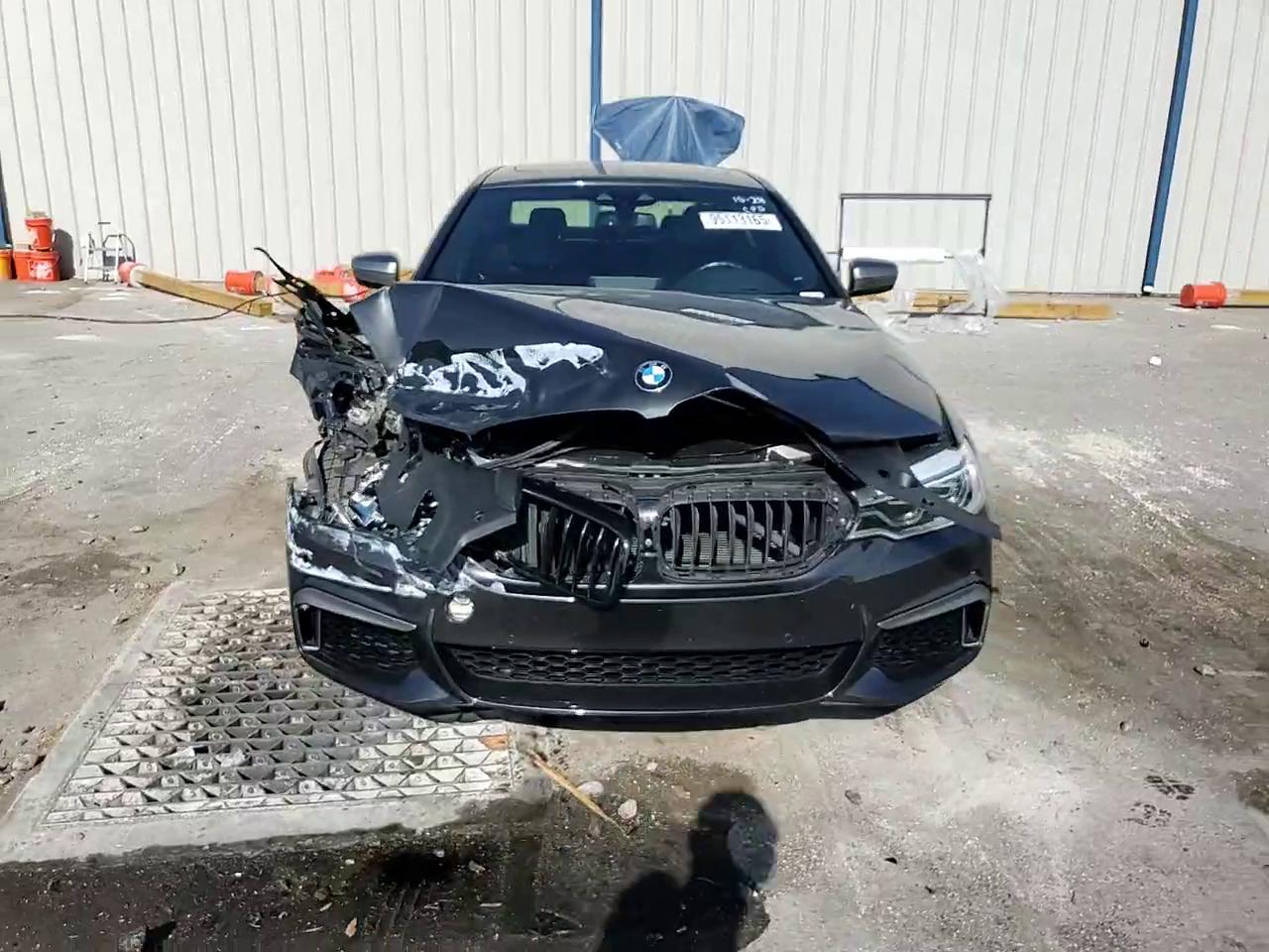 Фото: WBAJS7C03LCE13617