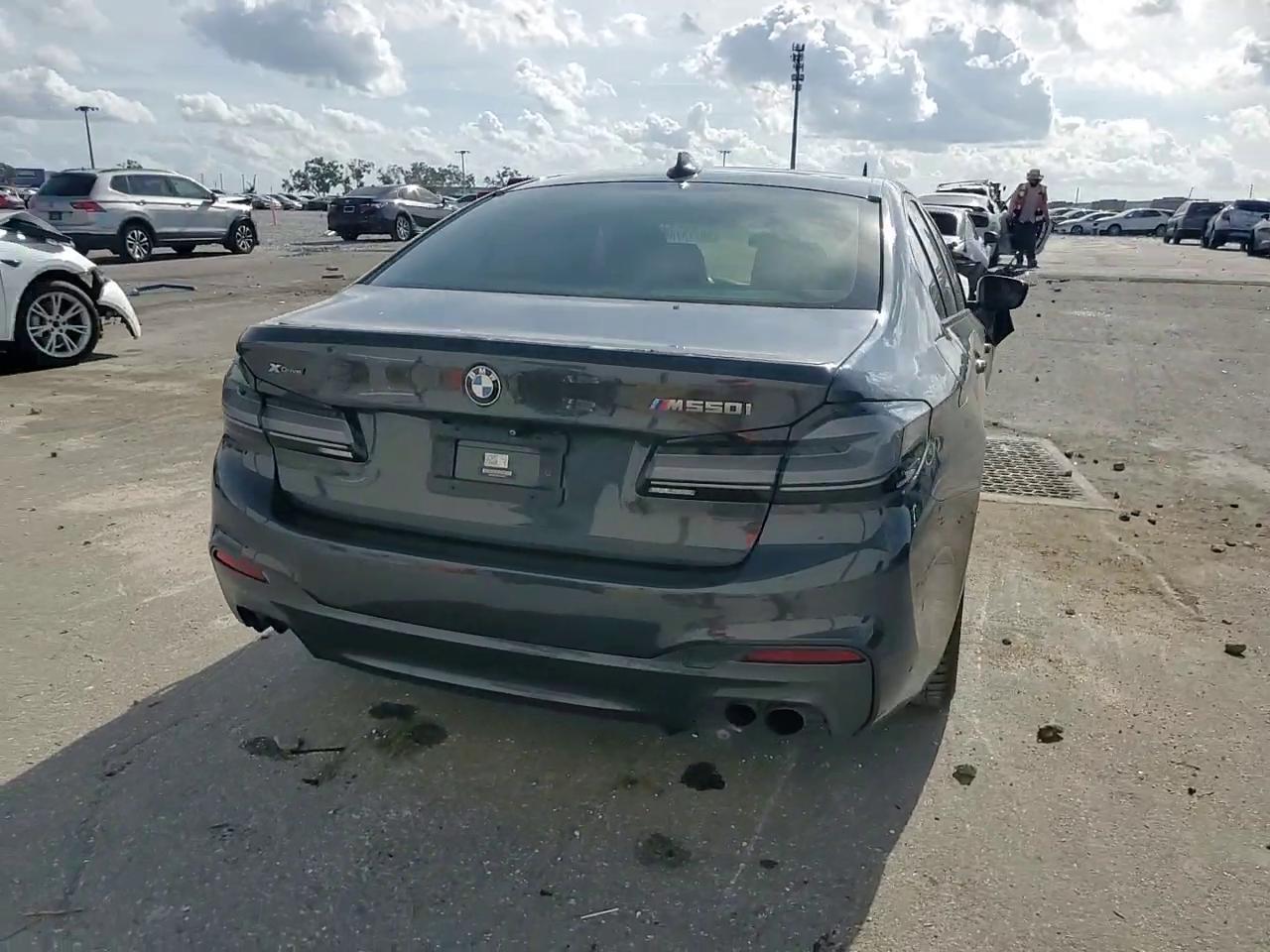 Фото: WBAJS7C03LCE13617