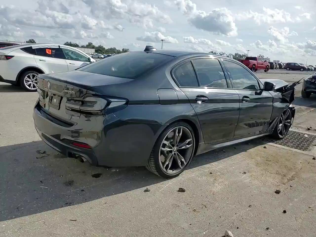 Фото: WBAJS7C03LCE13617