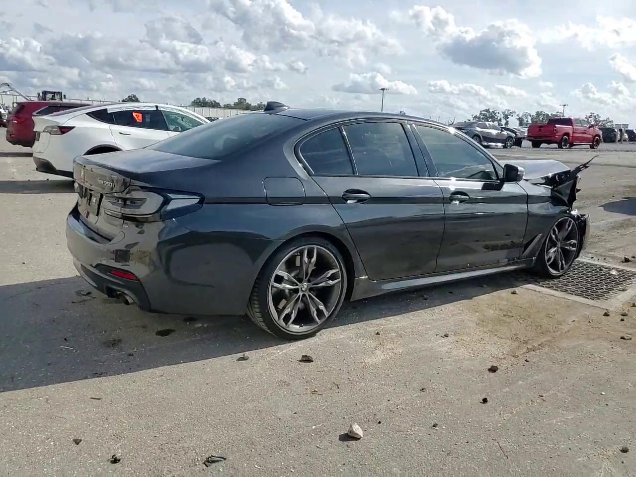 Фото: WBAJS7C03LCE13617