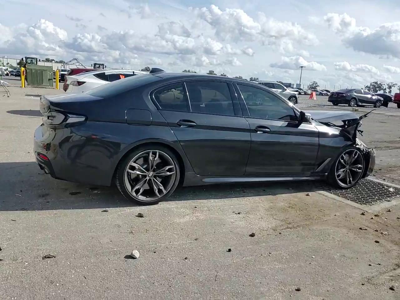 Фото: WBAJS7C03LCE13617