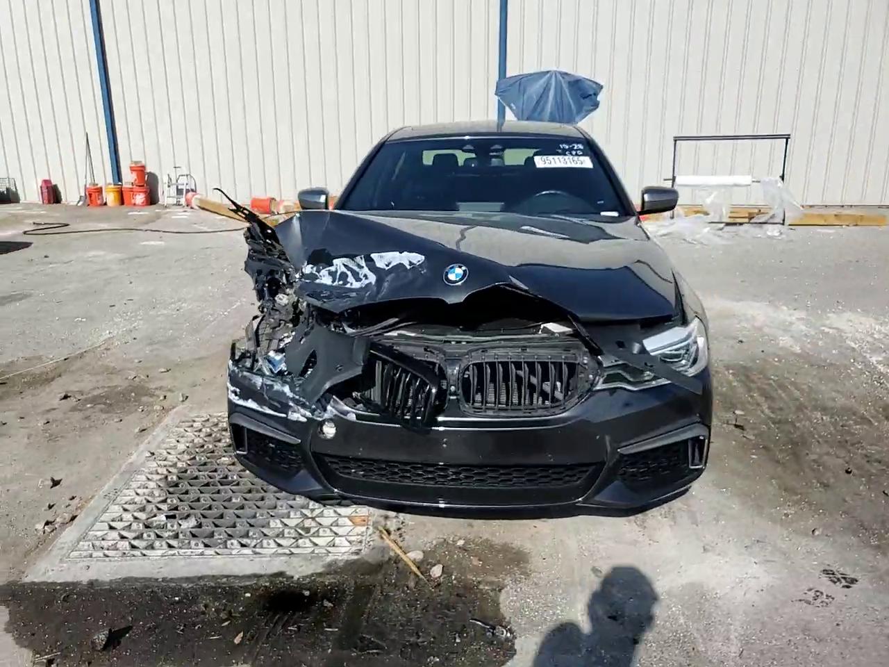 Фото: WBAJS7C03LCE13617