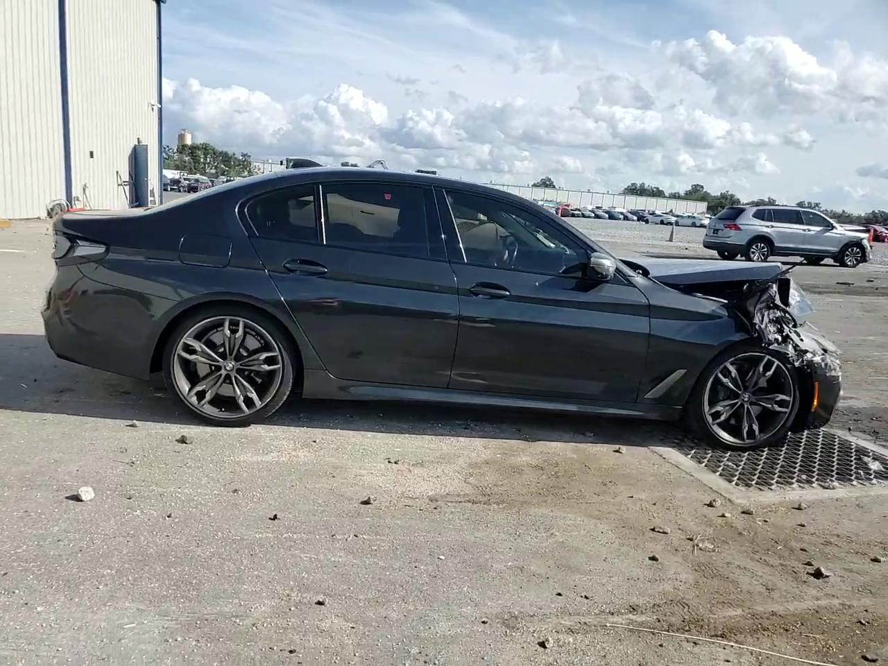 Фото: WBAJS7C03LCE13617