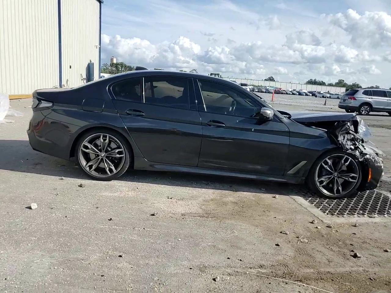 Фото: WBAJS7C03LCE13617