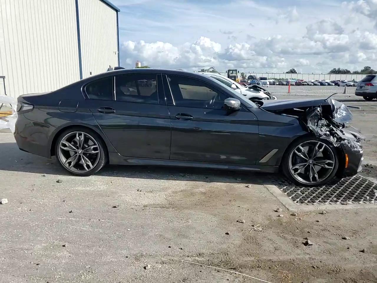 Фото: WBAJS7C03LCE13617