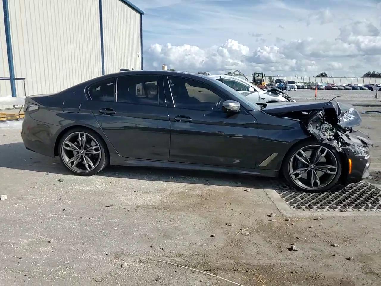 Фото: WBAJS7C03LCE13617