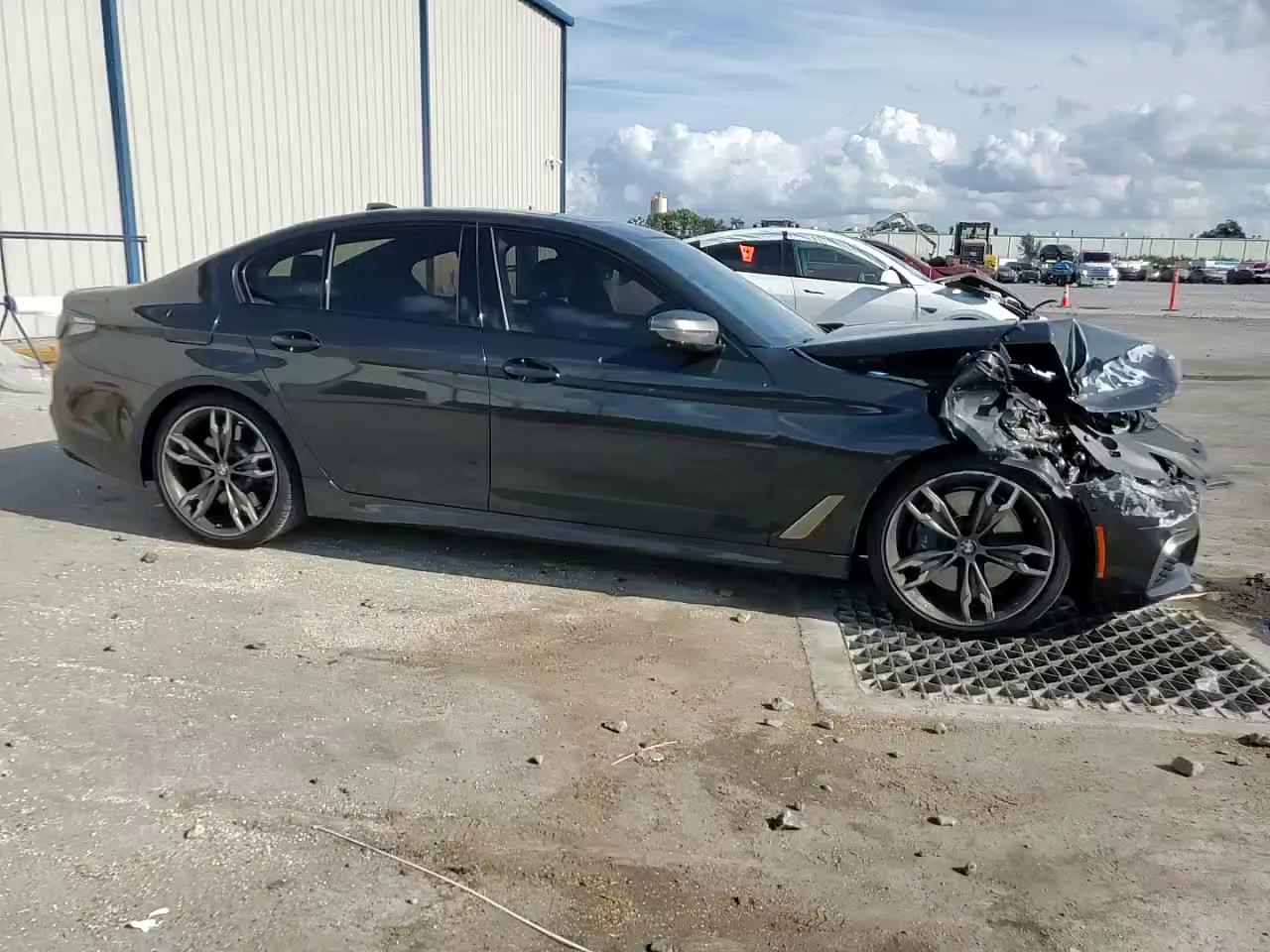 Фото: WBAJS7C03LCE13617