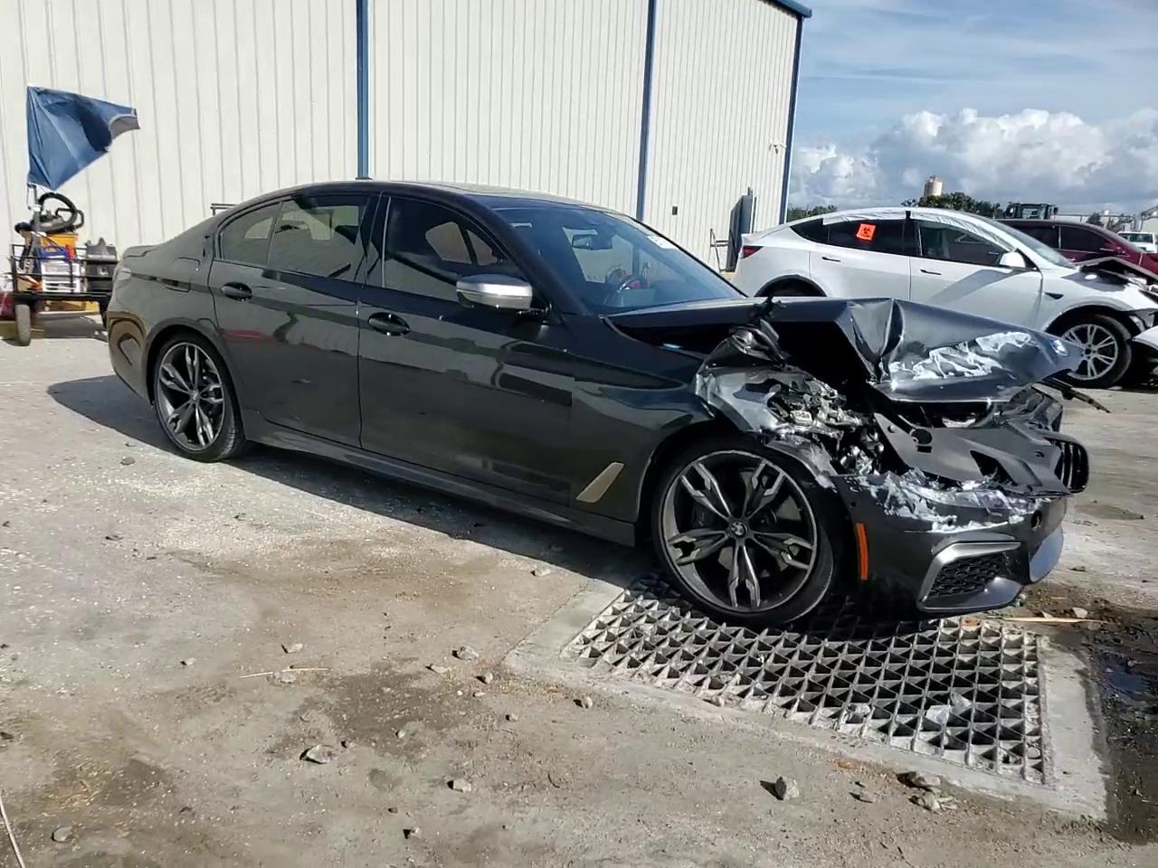 Фото: WBAJS7C03LCE13617