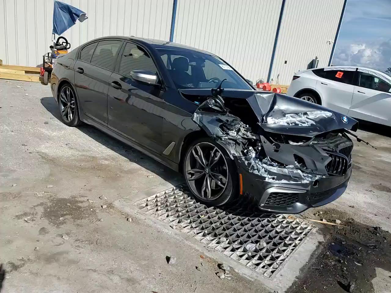 Фото: WBAJS7C03LCE13617