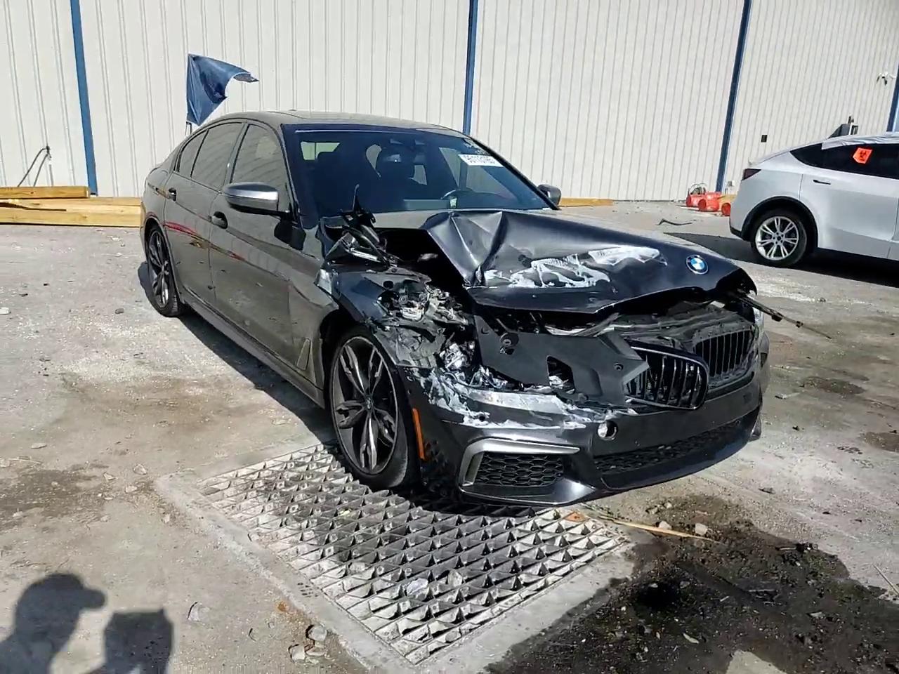 Фото: WBAJS7C03LCE13617