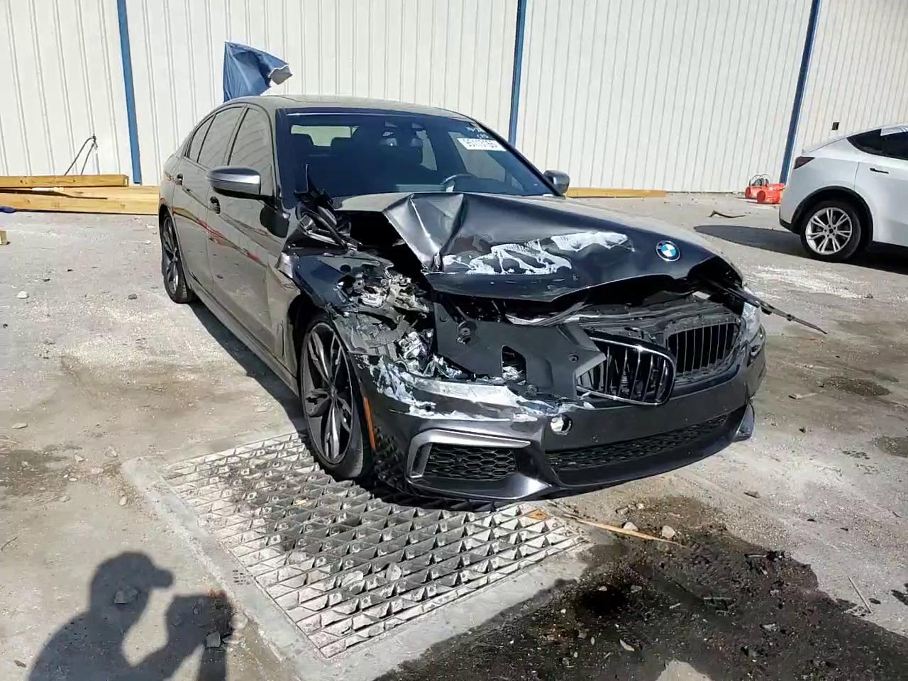 Фото: WBAJS7C03LCE13617