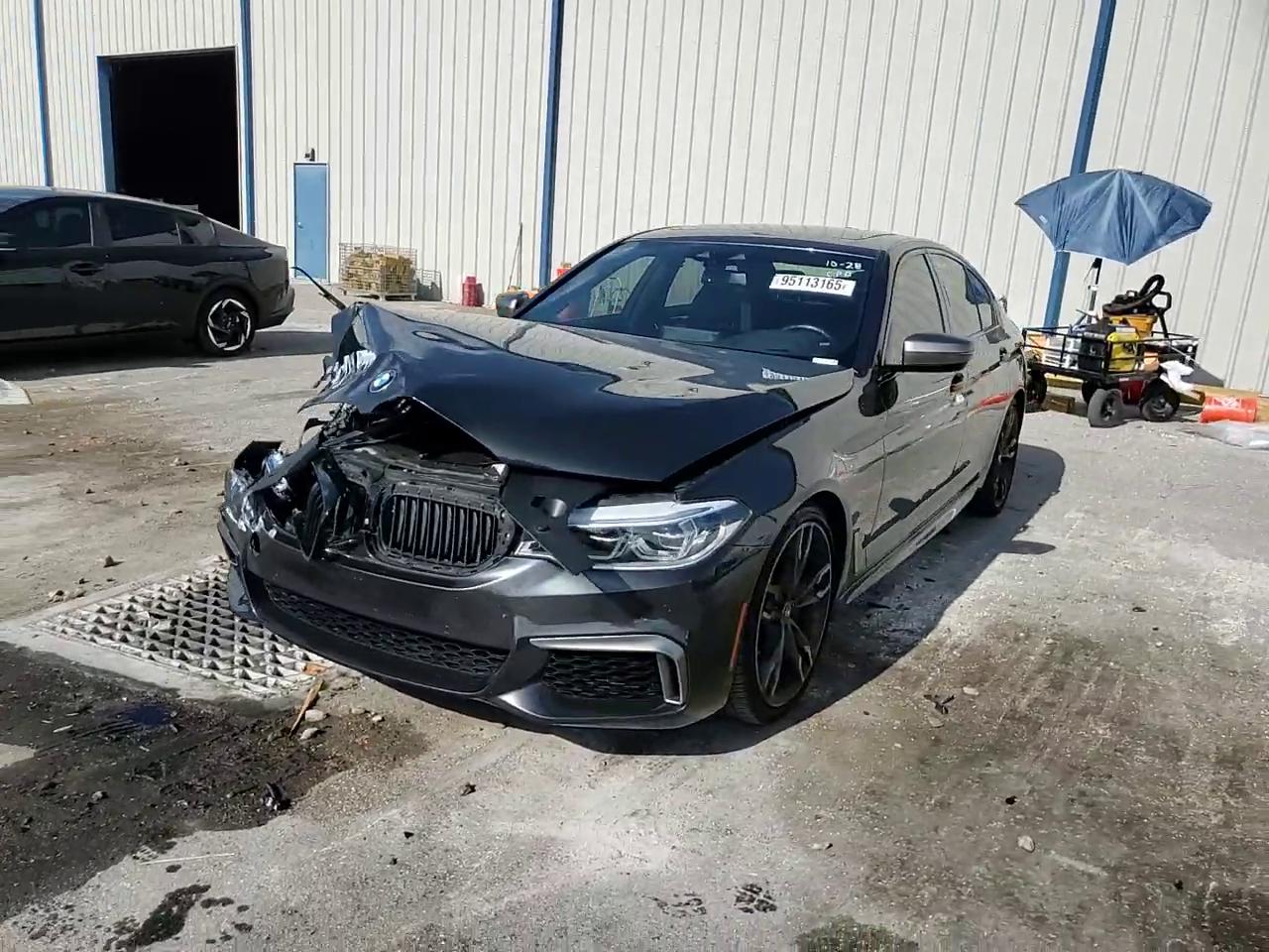 Фото: WBAJS7C03LCE13617