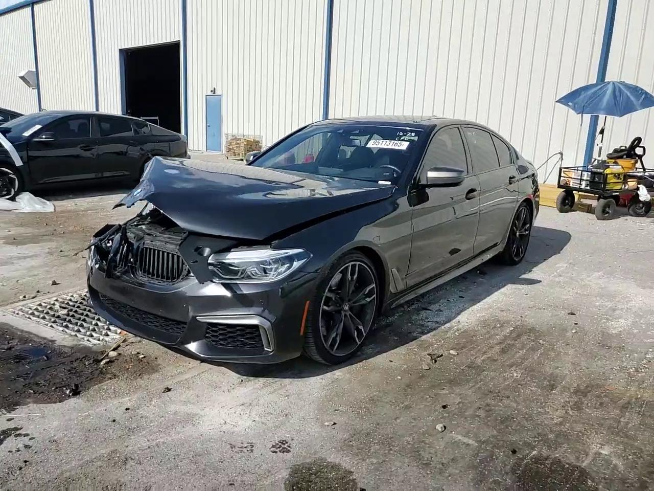 Фото: WBAJS7C03LCE13617