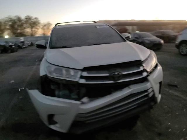 2019 Toyota Highlander Le VIN: 5TDZZRFH9KS365274 Lot: 96553755