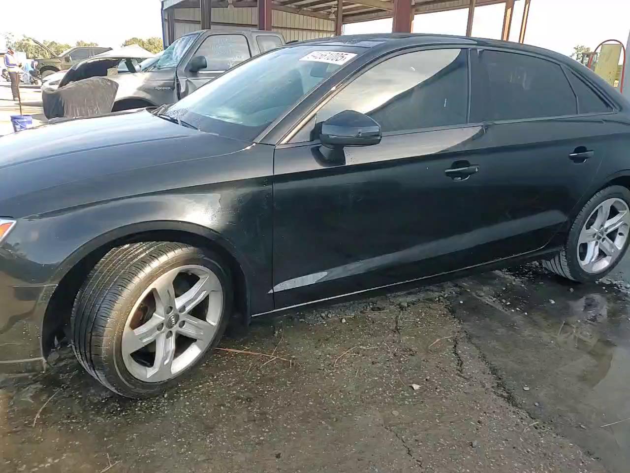 Фото: WAUB8GFF6J1043143