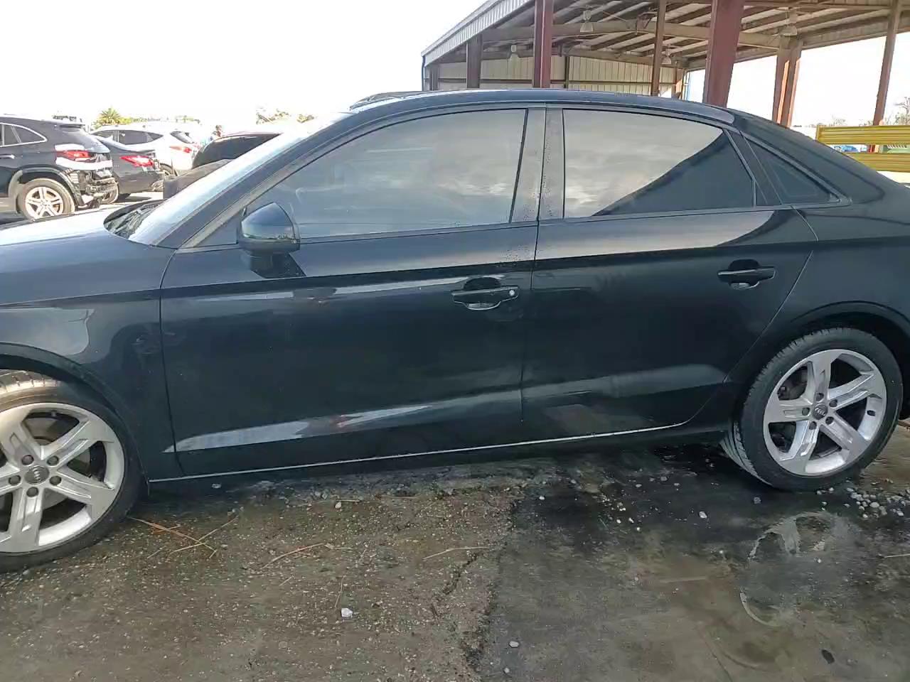 Фото: WAUB8GFF6J1043143