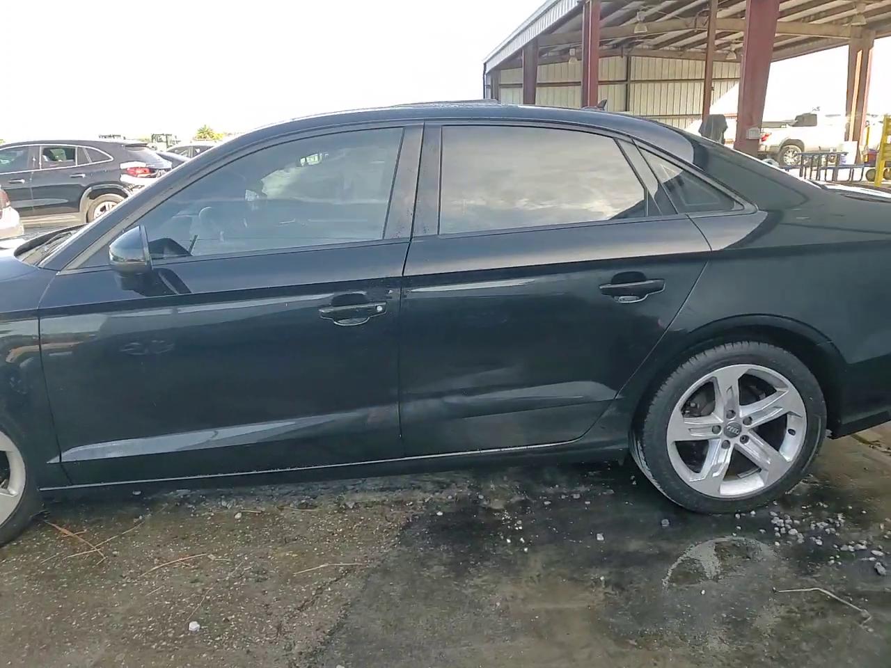 Фото: WAUB8GFF6J1043143