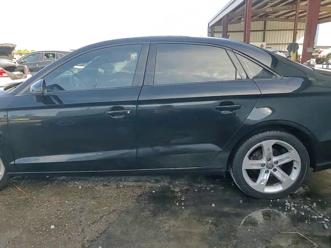 Фото: WAUB8GFF6J1043143