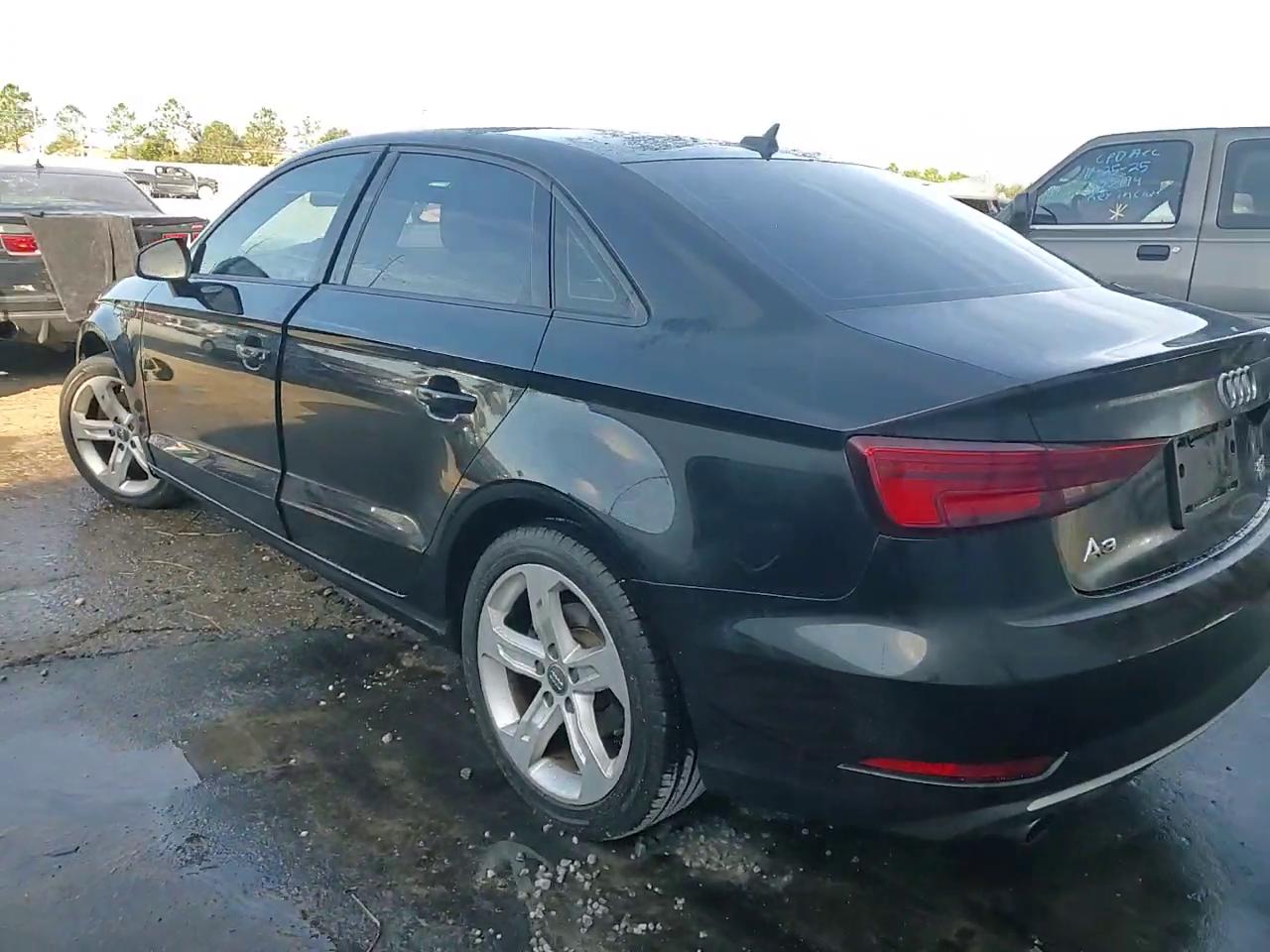 Фото: WAUB8GFF6J1043143