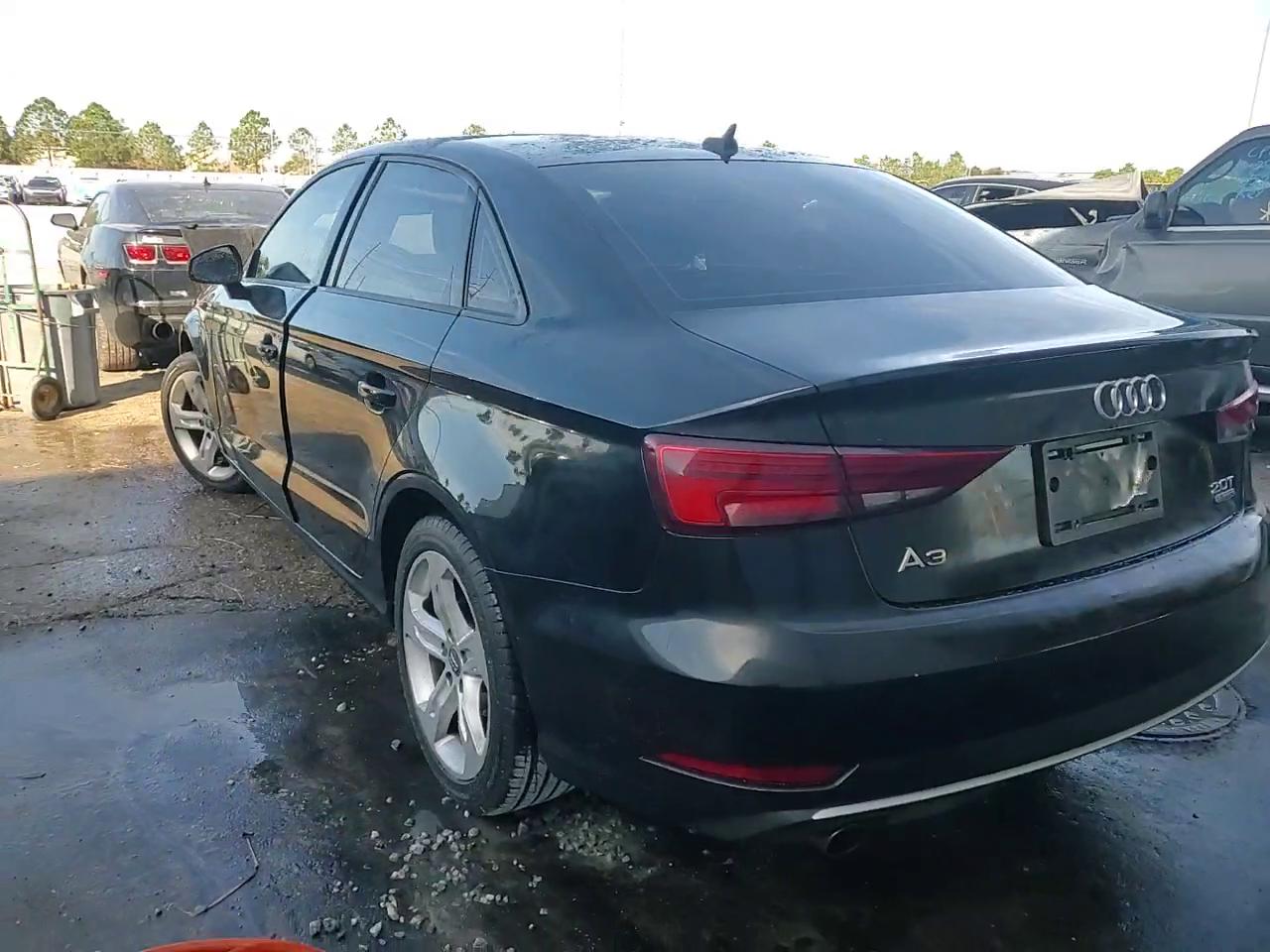 Фото: WAUB8GFF6J1043143