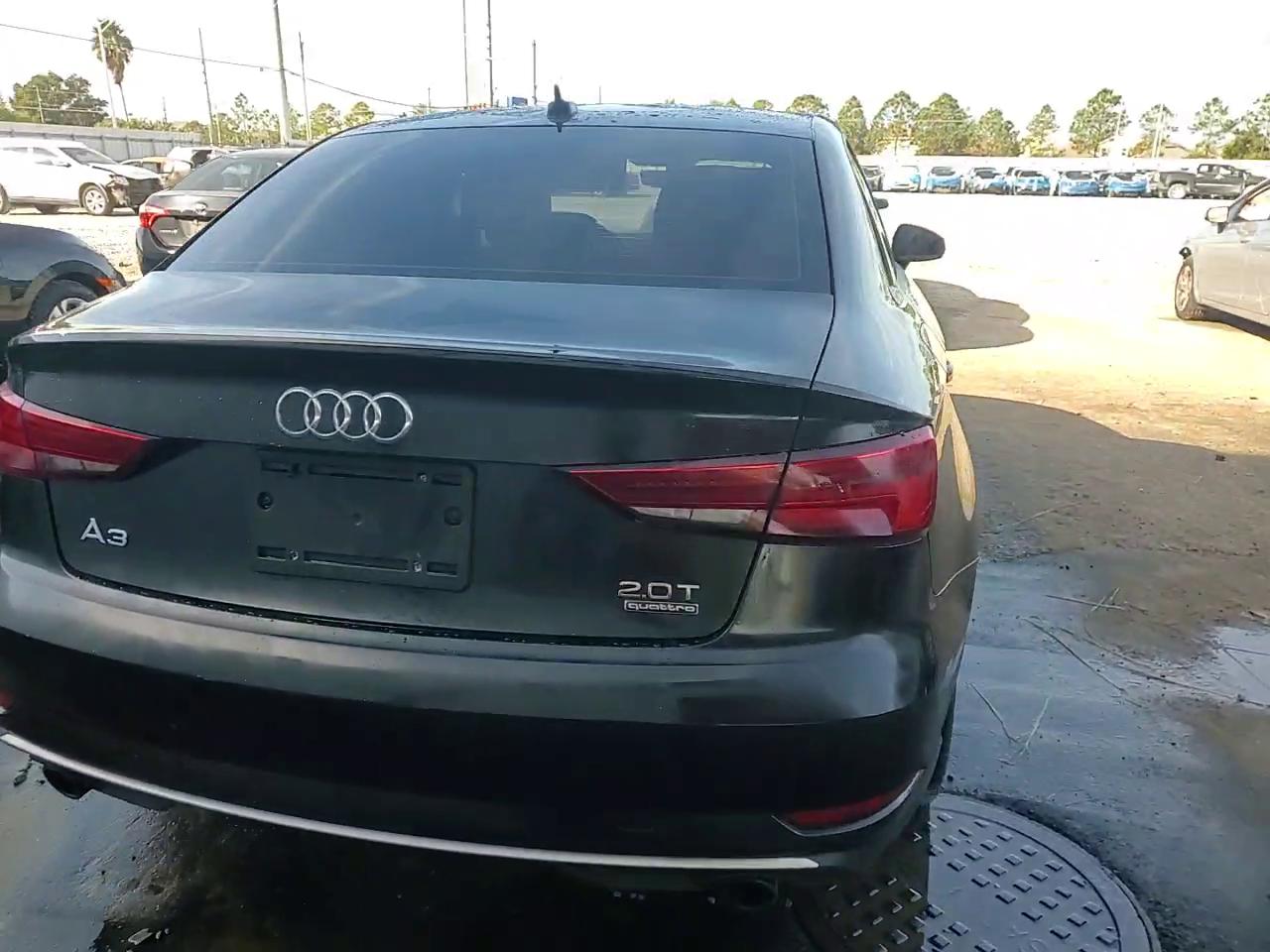 Фото: WAUB8GFF6J1043143