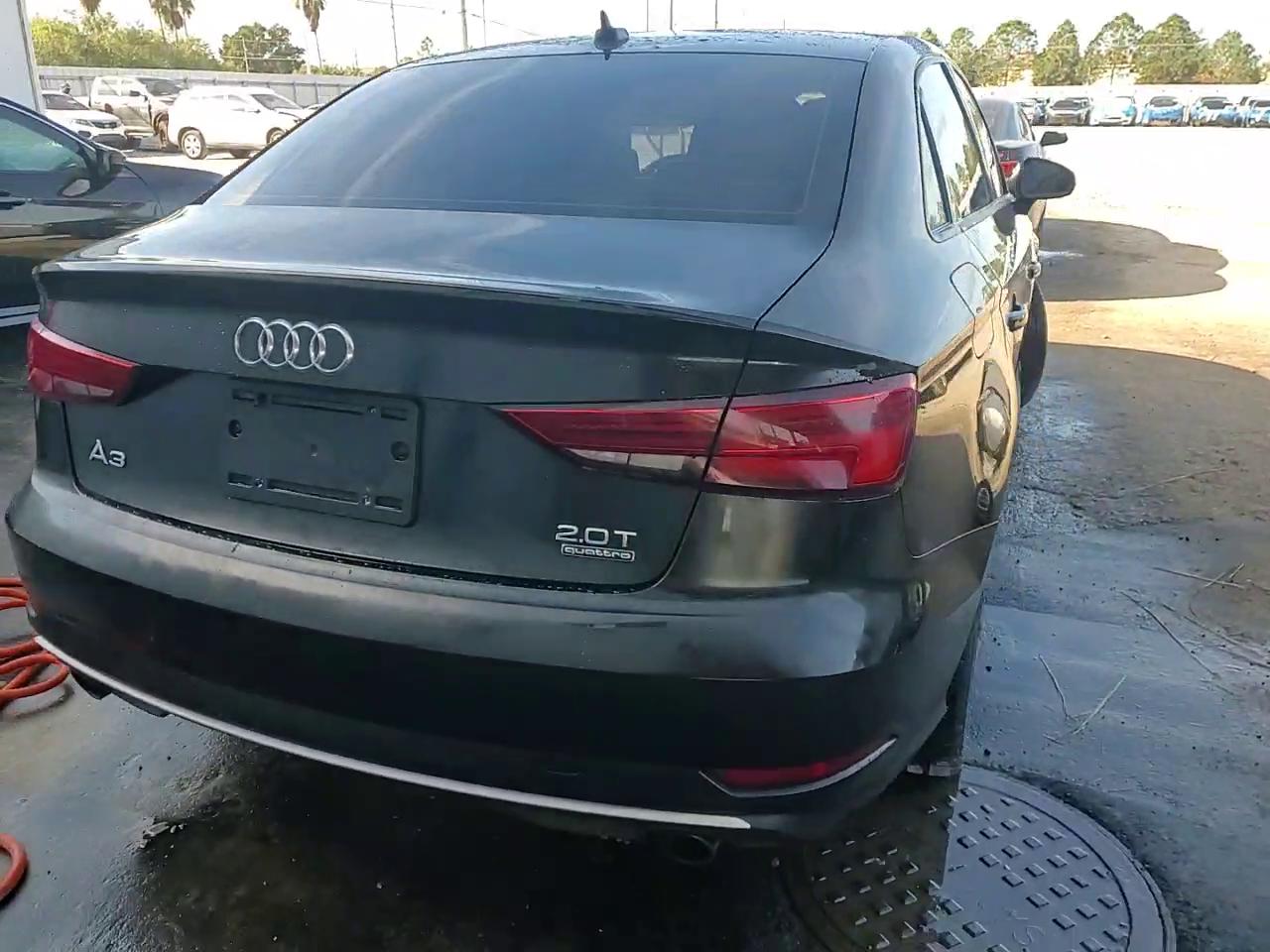 Фото: WAUB8GFF6J1043143