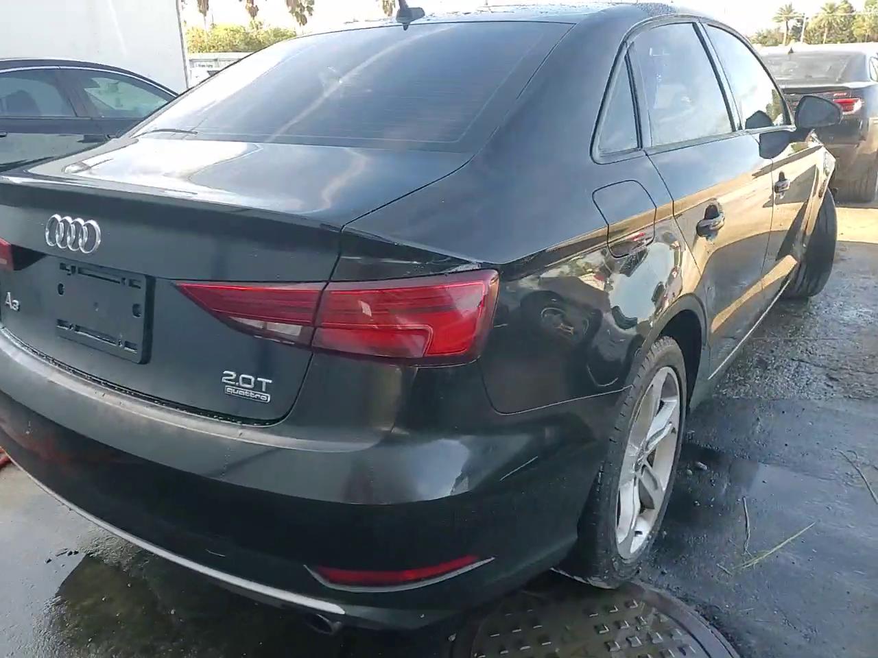 Фото: WAUB8GFF6J1043143