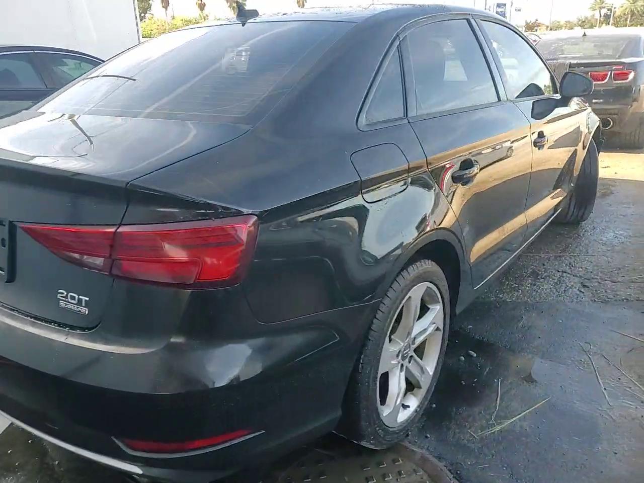 Фото: WAUB8GFF6J1043143