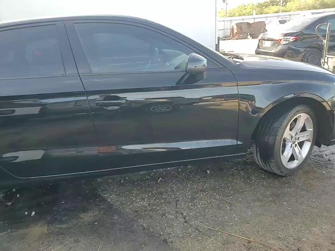 Фото: WAUB8GFF6J1043143