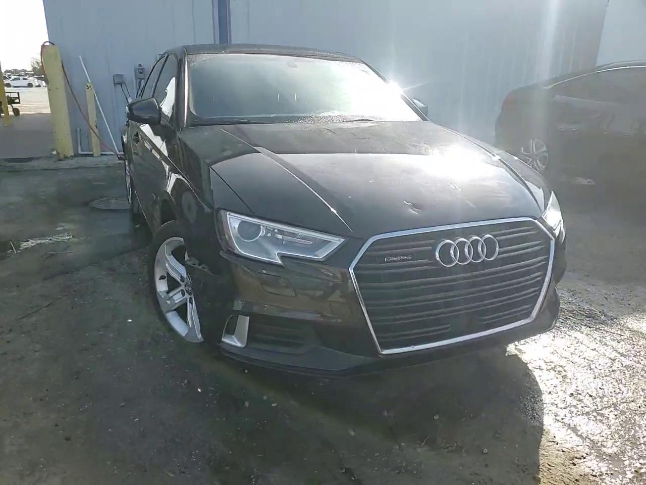 Фото: WAUB8GFF6J1043143