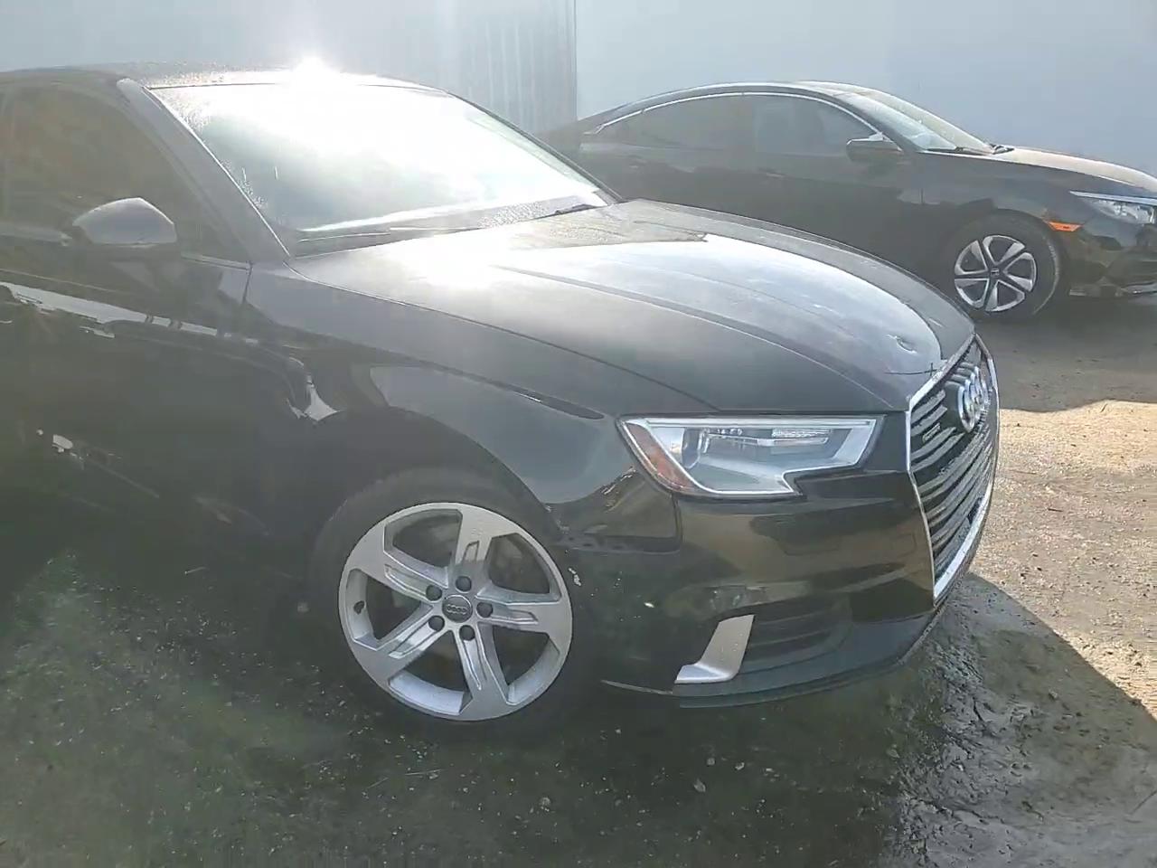 Фото: WAUB8GFF6J1043143