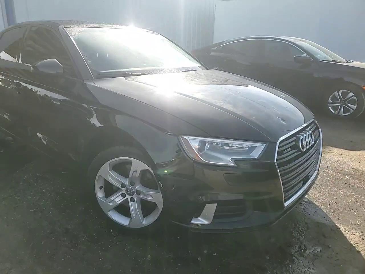 Фото: WAUB8GFF6J1043143