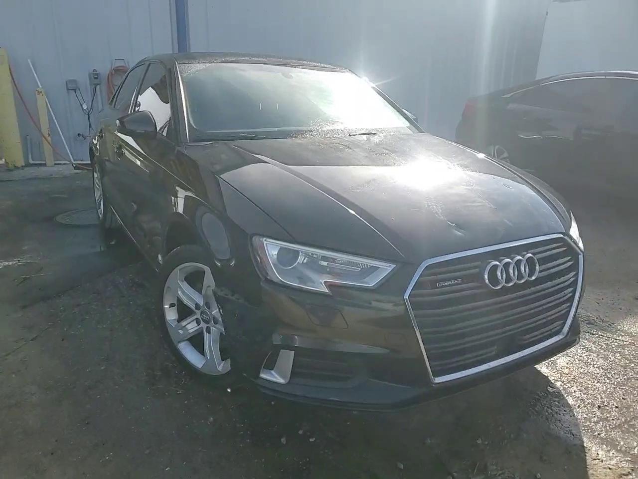 Фото: WAUB8GFF6J1043143