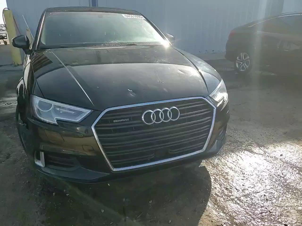 Фото: WAUB8GFF6J1043143