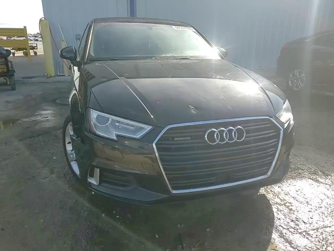 Фото: WAUB8GFF6J1043143