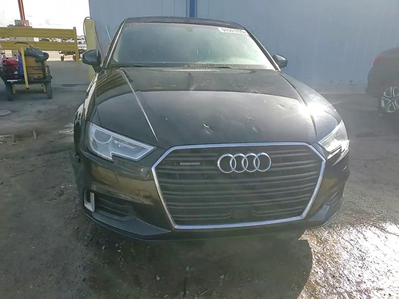 Фото: WAUB8GFF6J1043143